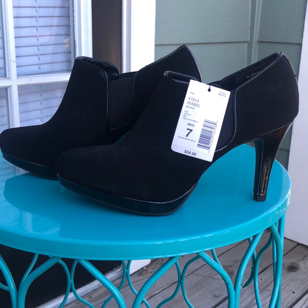 New Black bootie boots size 7